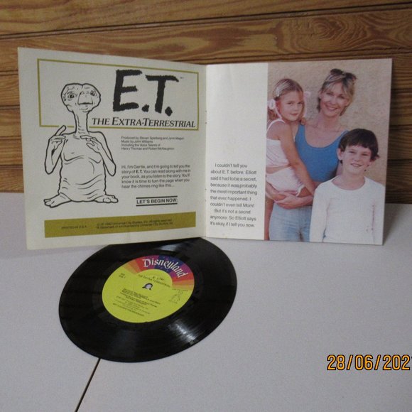 1982 E T The Extra-Terrestrial Read-Along Book and Record Set - Picture 2 of 5